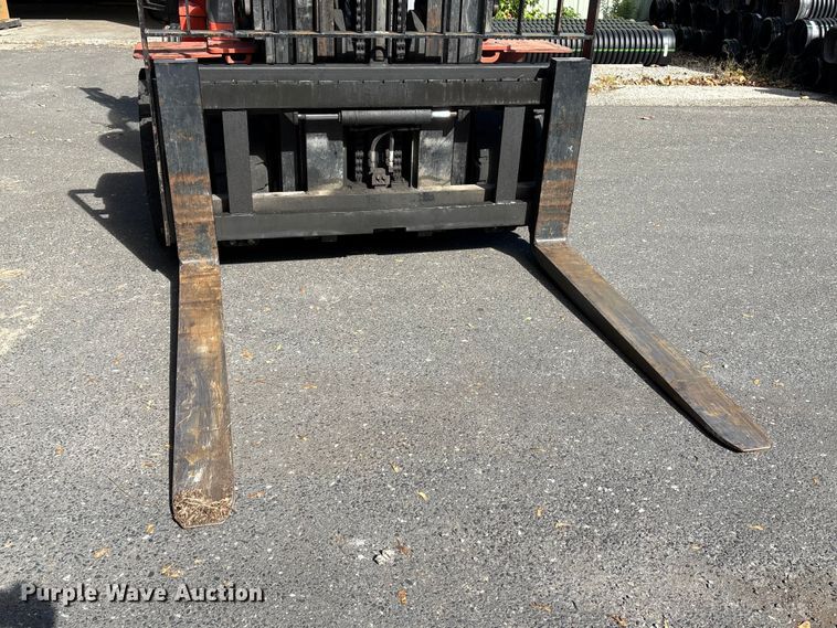 image for item ET8592 2012 Toyota 7FDU60 forklift