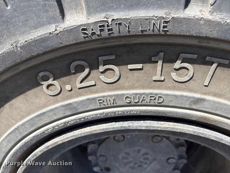 image for item ET8592 2012 Toyota 7FDU60 forklift