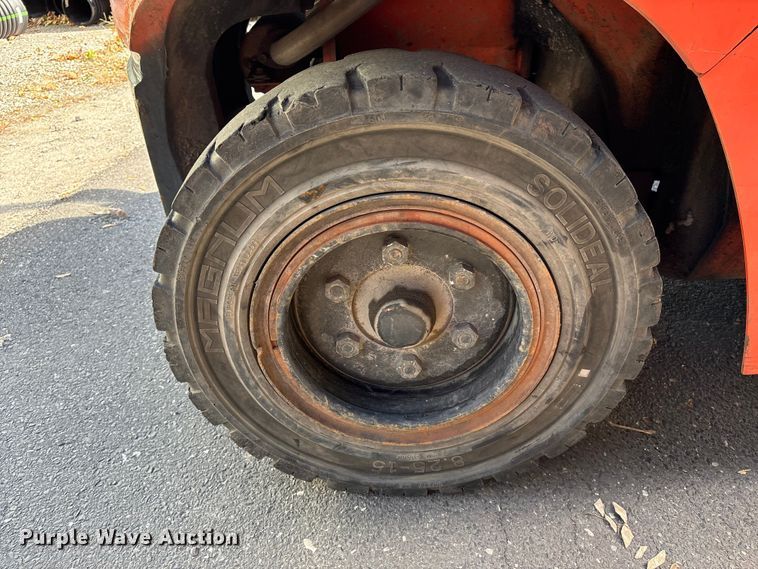 image for item ET8592 2012 Toyota 7FDU60 forklift