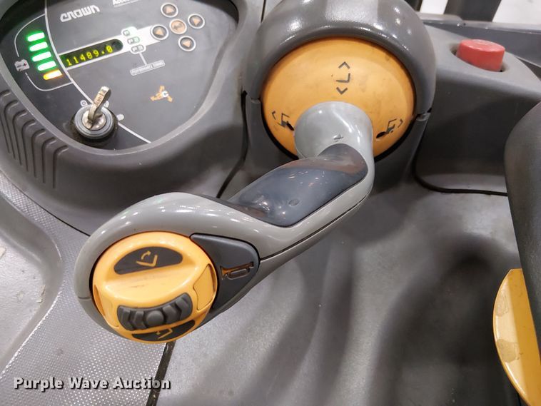 image for item EU2583 2017 Crown RC5545-40 forklift