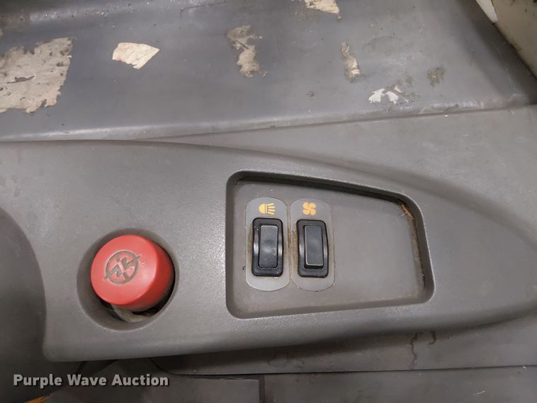 image for item EU2583 2017 Crown RC5545-40 forklift