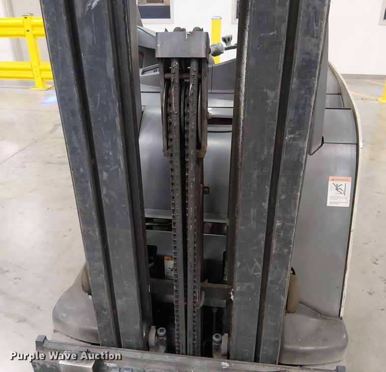 image for item EU2584 2017 Crown RC5545-40 forklift