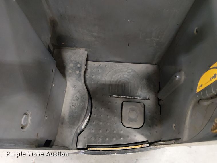 image for item EU2584 2017 Crown RC5545-40 forklift