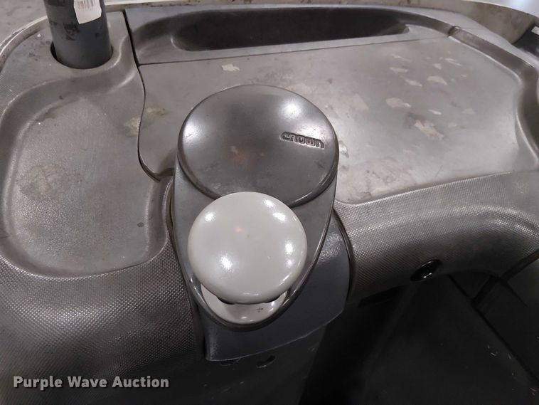 image for item EU2584 2017 Crown RC5545-40 forklift