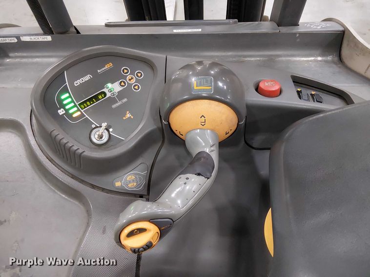 image for item EU2584 2017 Crown RC5545-40 forklift