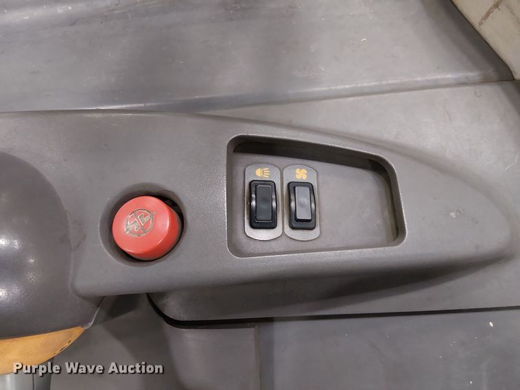 image for item EU2584 2017 Crown RC5545-40 forklift