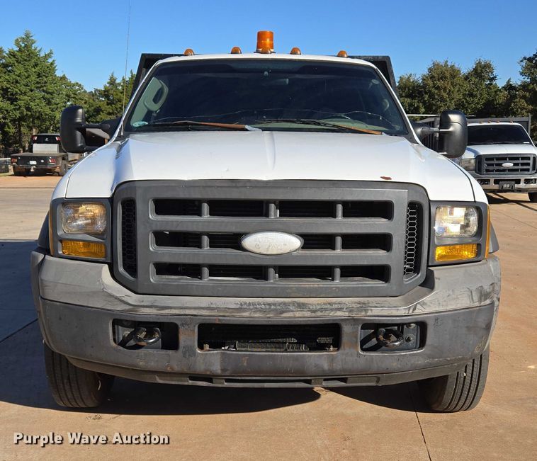 image for item EU3893 2005 Ford F550 Super Duty flatbed truck