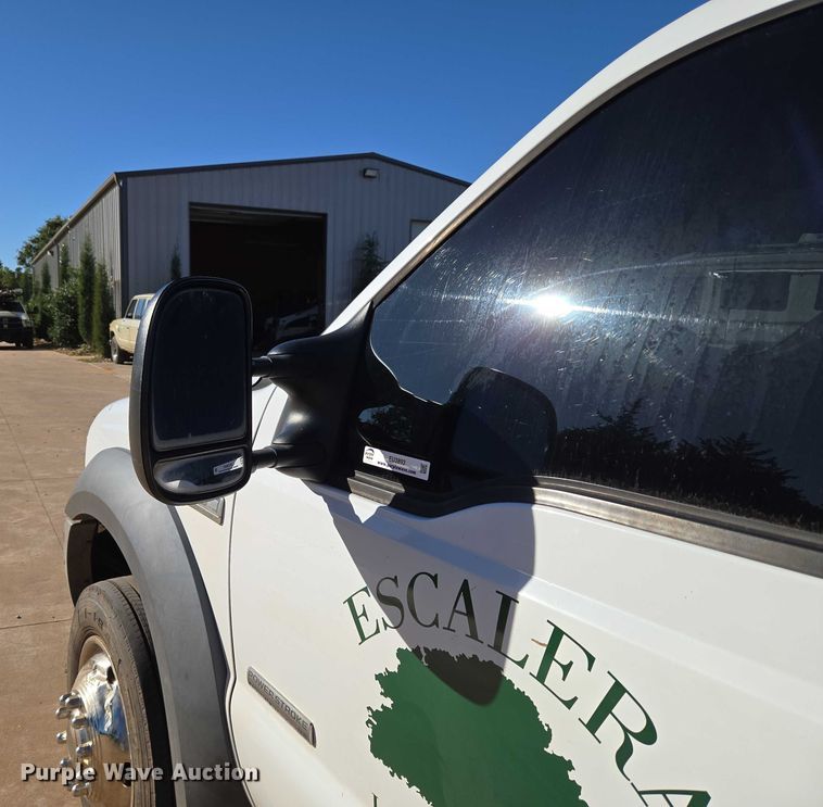 image for item EU3893 2005 Ford F550 Super Duty flatbed truck