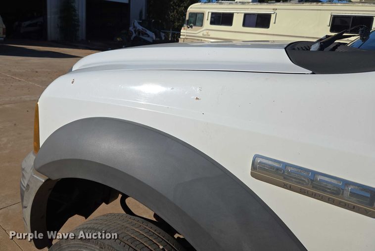 image for item EU3893 2005 Ford F550 Super Duty flatbed truck