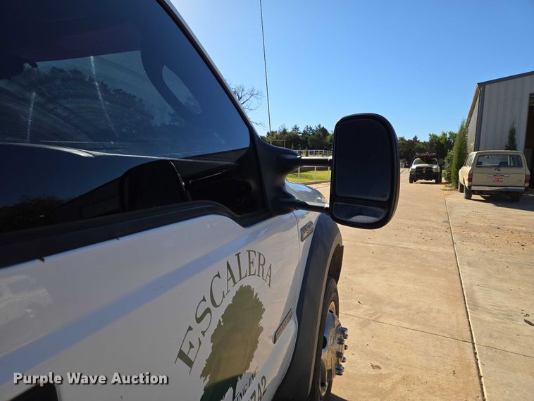 image for item EU3893 2005 Ford F550 Super Duty flatbed truck