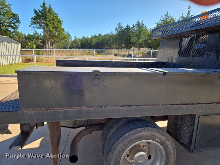 image for item EU3893 2005 Ford F550 Super Duty flatbed truck