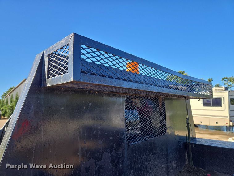 image for item EU3893 2005 Ford F550 Super Duty flatbed truck