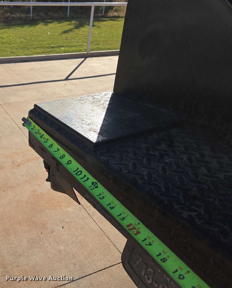 image for item EU3893 2005 Ford F550 Super Duty flatbed truck