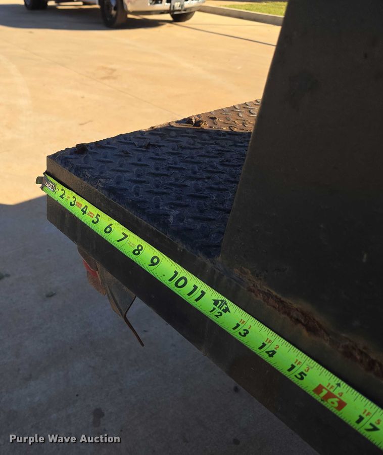 image for item EU3893 2005 Ford F550 Super Duty flatbed truck