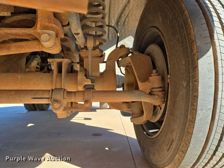 image for item EU3893 2005 Ford F550 Super Duty flatbed truck