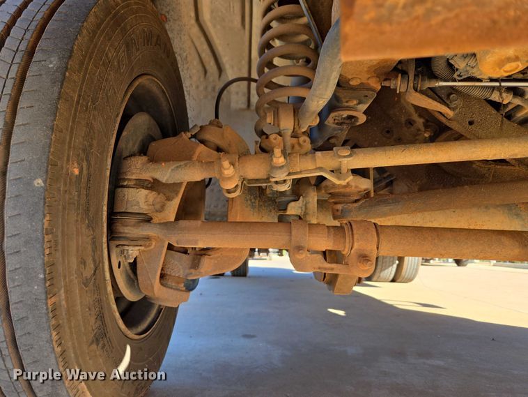 image for item EU3893 2005 Ford F550 Super Duty flatbed truck