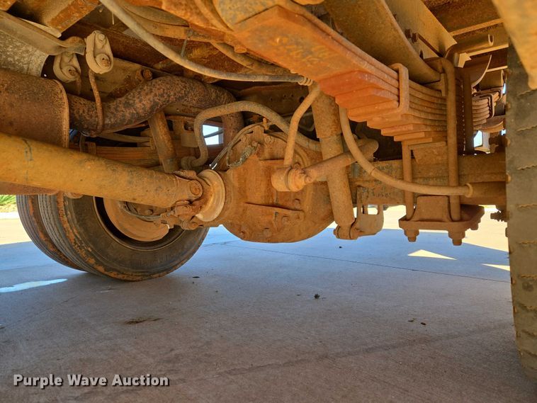 image for item EU3893 2005 Ford F550 Super Duty flatbed truck