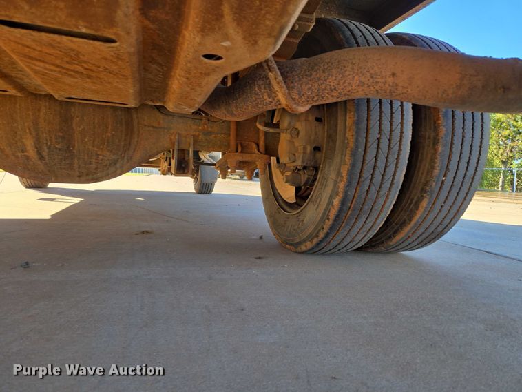 image for item EU3893 2005 Ford F550 Super Duty flatbed truck