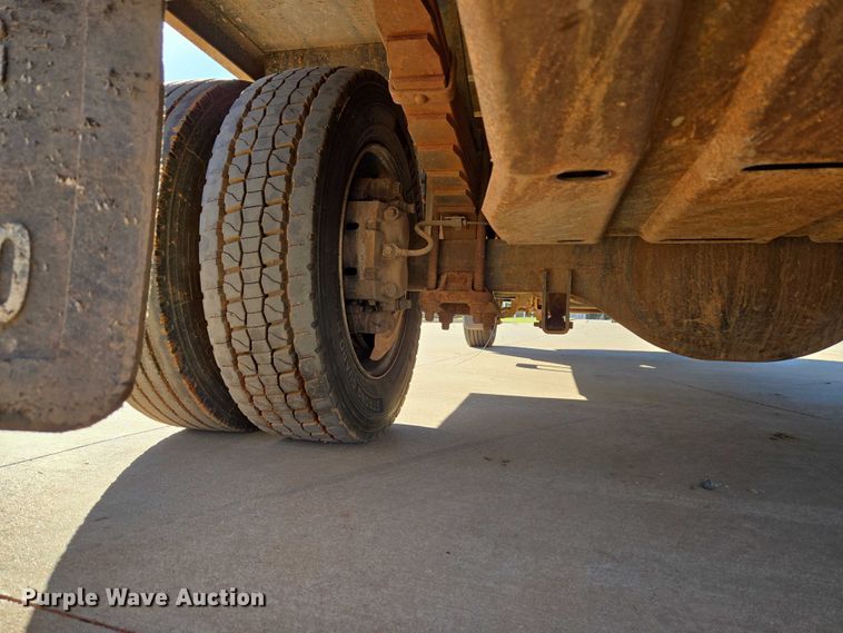 image for item EU3893 2005 Ford F550 Super Duty flatbed truck