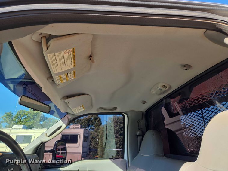 image for item EU3893 2005 Ford F550 Super Duty flatbed truck