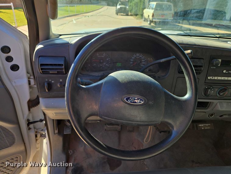 image for item EU3893 2005 Ford F550 Super Duty flatbed truck