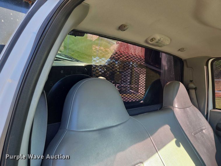 image for item EU3893 2005 Ford F550 Super Duty flatbed truck