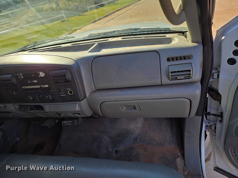 image for item EU3893 2005 Ford F550 Super Duty flatbed truck