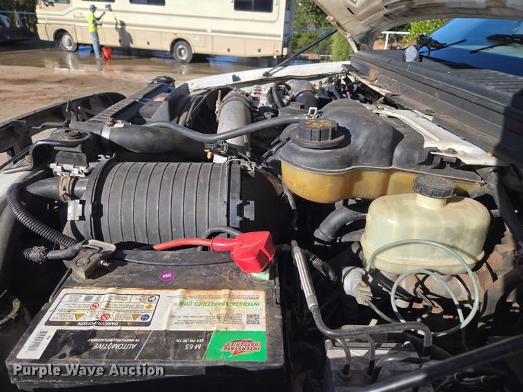 image for item EU3893 2005 Ford F550 Super Duty flatbed truck