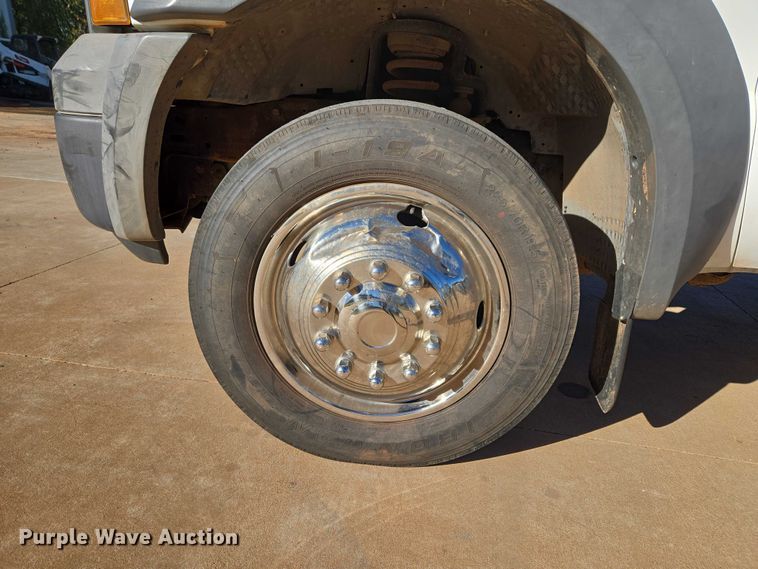 image for item EU3893 2005 Ford F550 Super Duty flatbed truck