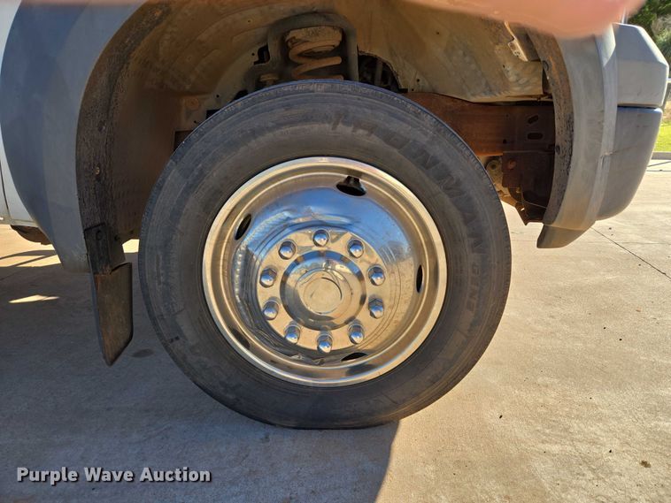 image for item EU3893 2005 Ford F550 Super Duty flatbed truck