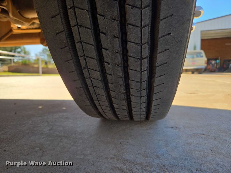 image for item EU3893 2005 Ford F550 Super Duty flatbed truck