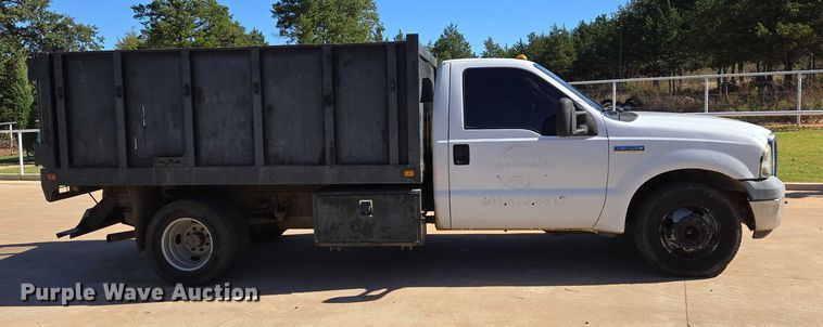 image for item EU3894 2006 Ford F350 Super Duty dump flatbed pickup truck