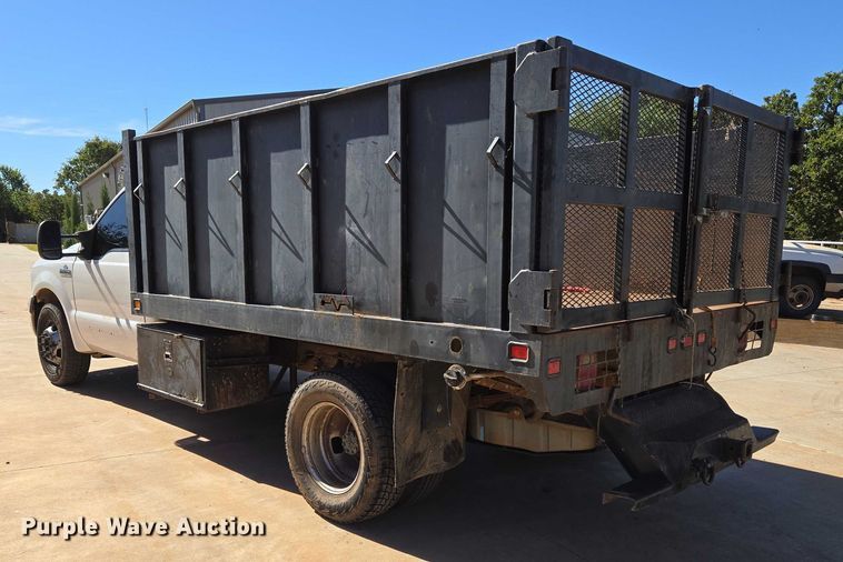 image for item EU3894 2006 Ford F350 Super Duty dump flatbed pickup truck