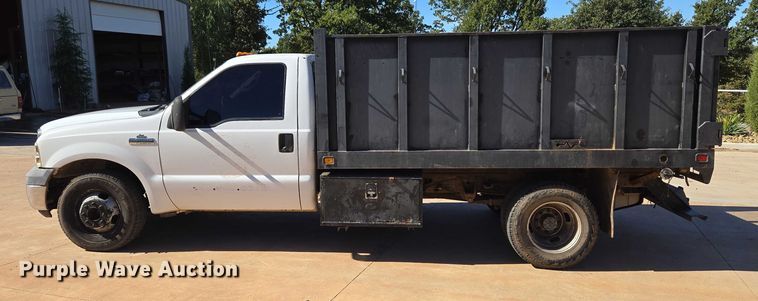 image for item EU3894 2006 Ford F350 Super Duty dump flatbed pickup truck
