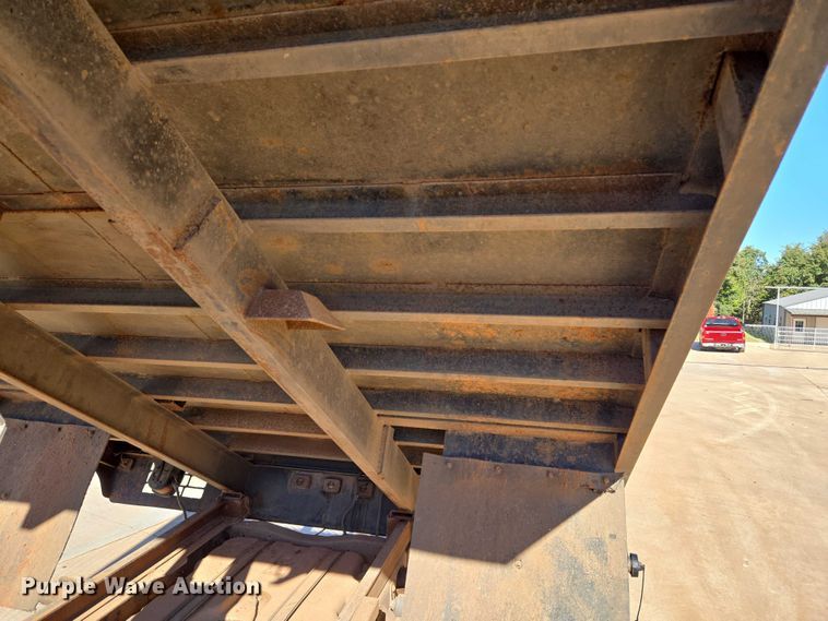 image for item EU3894 2006 Ford F350 Super Duty dump flatbed pickup truck