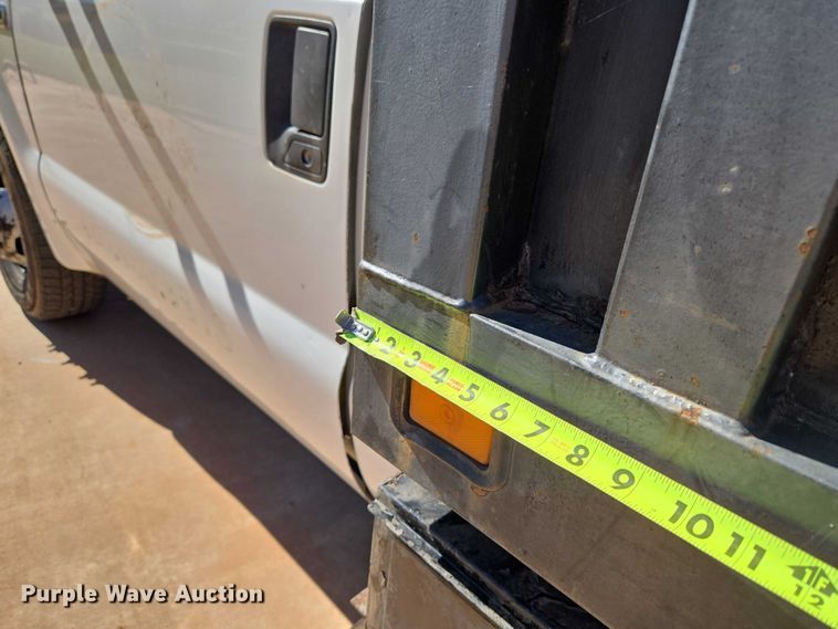 image for item EU3894 2006 Ford F350 Super Duty dump flatbed pickup truck