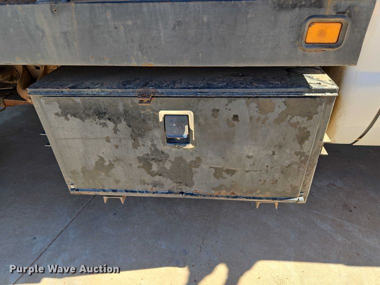 image for item EU3894 2006 Ford F350 Super Duty dump flatbed pickup truck