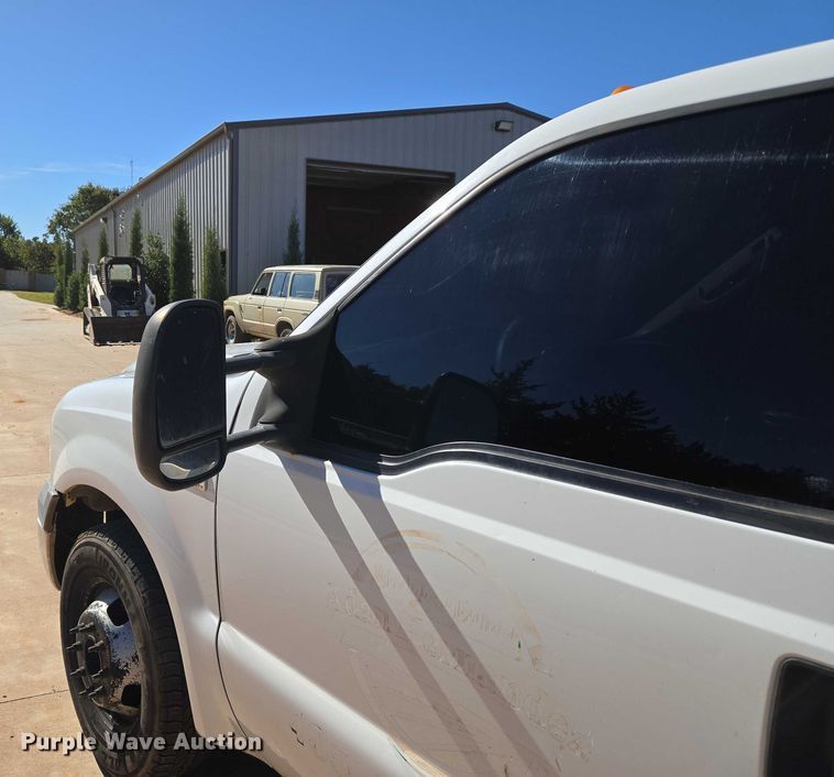 image for item EU3894 2006 Ford F350 Super Duty dump flatbed pickup truck