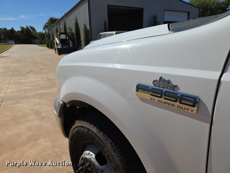 image for item EU3894 2006 Ford F350 Super Duty dump flatbed pickup truck