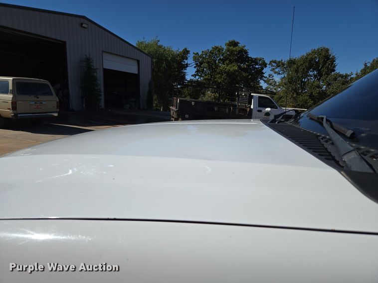 image for item EU3894 2006 Ford F350 Super Duty dump flatbed pickup truck