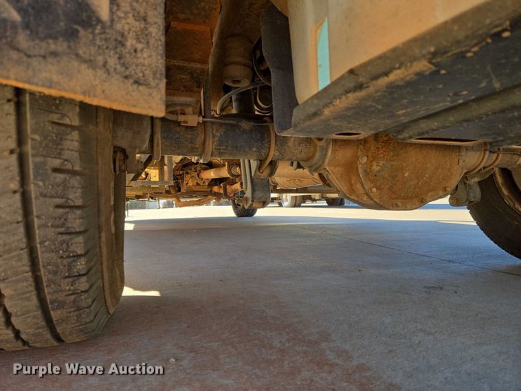 image for item EU3894 2006 Ford F350 Super Duty dump flatbed pickup truck