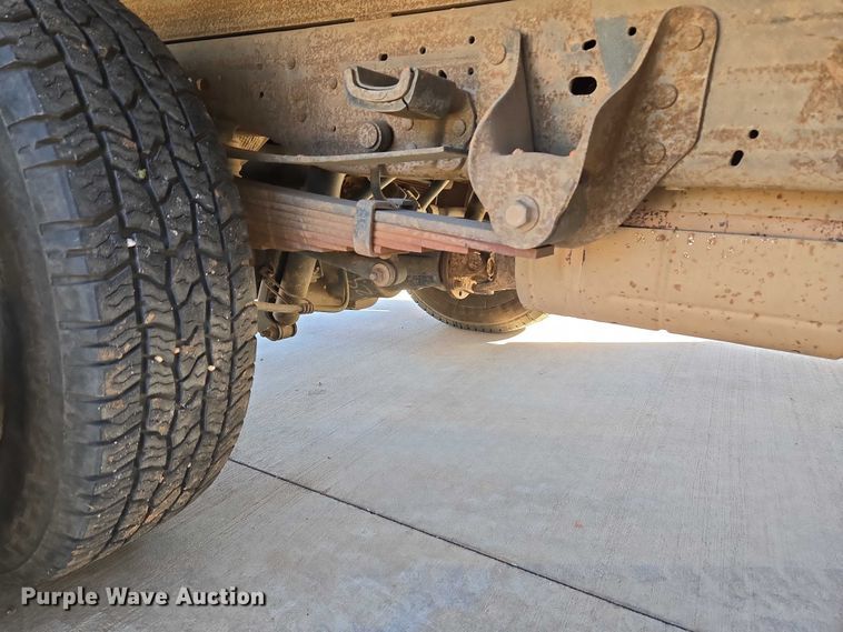 image for item EU3894 2006 Ford F350 Super Duty dump flatbed pickup truck