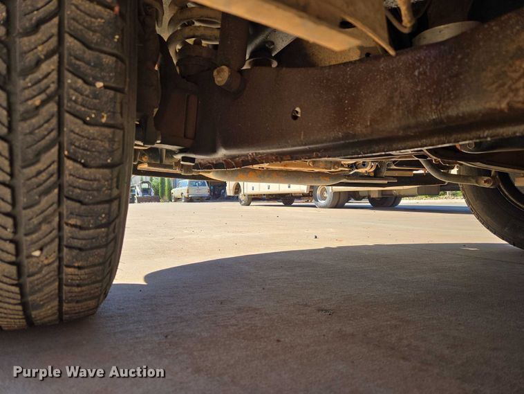 image for item EU3894 2006 Ford F350 Super Duty dump flatbed pickup truck