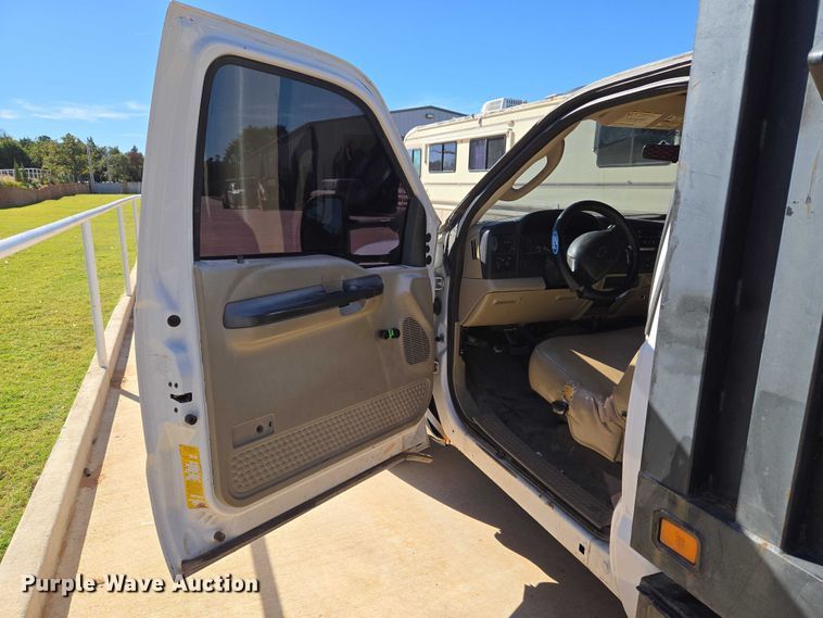 image for item EU3894 2006 Ford F350 Super Duty dump flatbed pickup truck