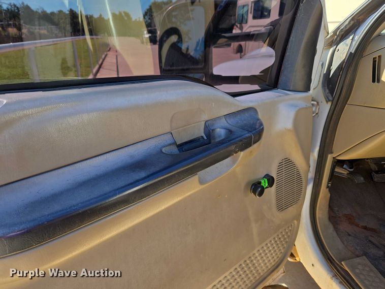 image for item EU3894 2006 Ford F350 Super Duty dump flatbed pickup truck