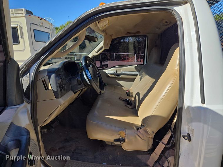 image for item EU3894 2006 Ford F350 Super Duty dump flatbed pickup truck