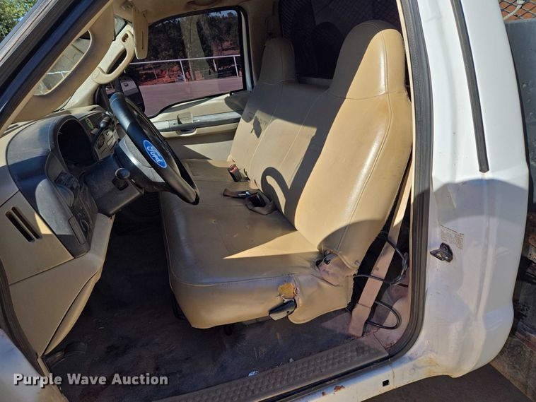 image for item EU3894 2006 Ford F350 Super Duty dump flatbed pickup truck