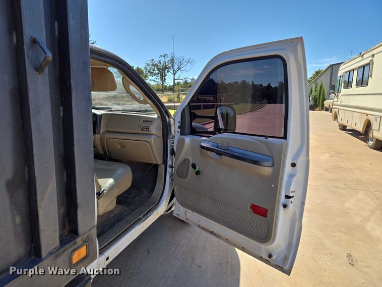 image for item EU3894 2006 Ford F350 Super Duty dump flatbed pickup truck