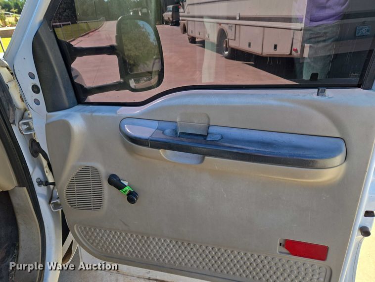 image for item EU3894 2006 Ford F350 Super Duty dump flatbed pickup truck