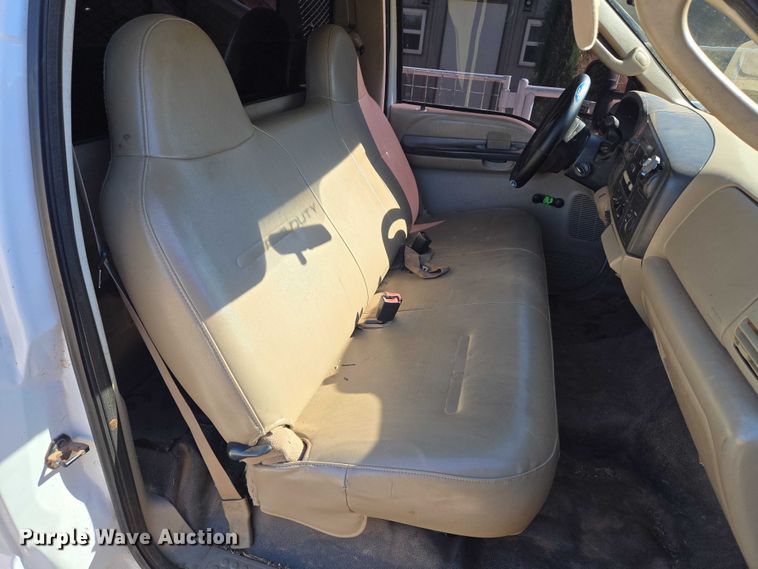 image for item EU3894 2006 Ford F350 Super Duty dump flatbed pickup truck